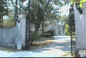 SeventhStGate001.bmp (253494 bytes)